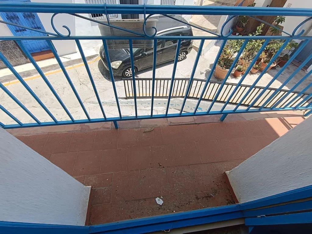 6 bedroom Semi-detached Villa for sale in Algarrobo Costa - € 185,000 (Ref: 9773565)