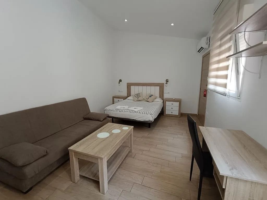 5 bedroom Semi-detached Villa for sale in Algarrobo Costa - € 449,998 (Ref: 9773567)