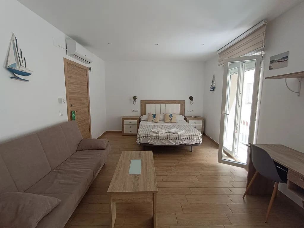 5 bedroom Semi-detached Villa for sale in Algarrobo Costa - € 449,998 (Ref: 9773567)