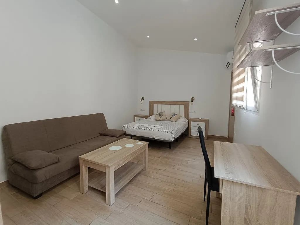 5 bedroom Semi-detached Villa for sale in Algarrobo Costa - € 449,998 (Ref: 9773567)