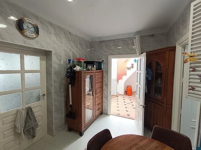 3 slaapkamer Halfvrijstaande villa te koop in Algarrobo - € 169.000 (Ref: 9773568)