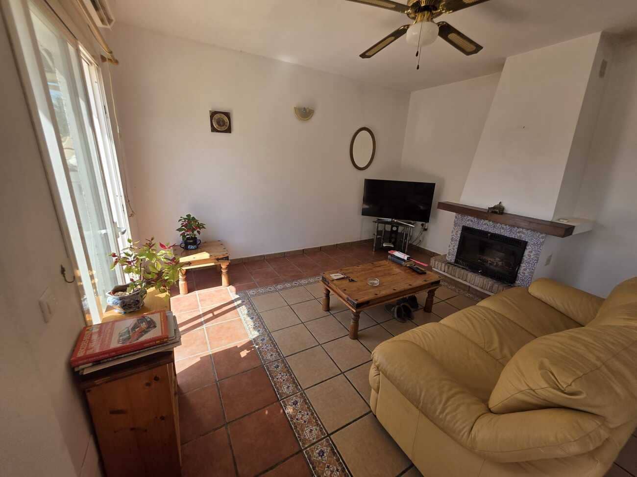 Bungalow de 2 habitaciones en Viñuela en venta - 210.000 € (Ref: 9908864)