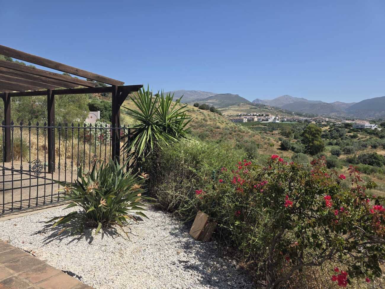 Bungalow de 2 habitaciones en Viñuela en venta - 210.000 € (Ref: 9908864)