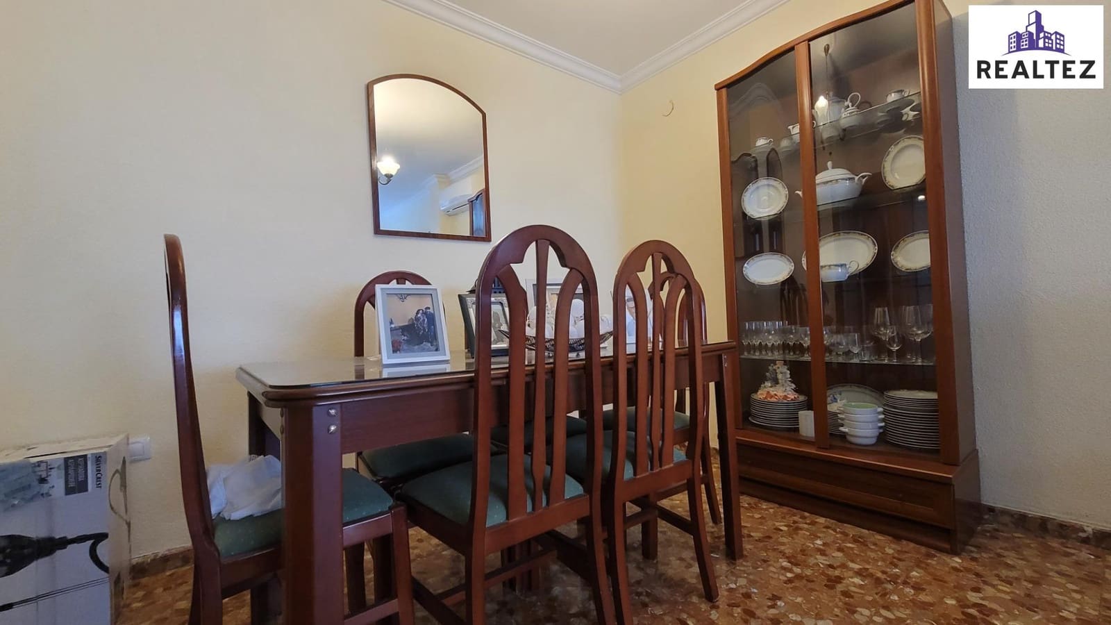 4 slaapkamer Appartement te koop in Jerez de la Frontera - € 165.000 (Ref: 9338675)