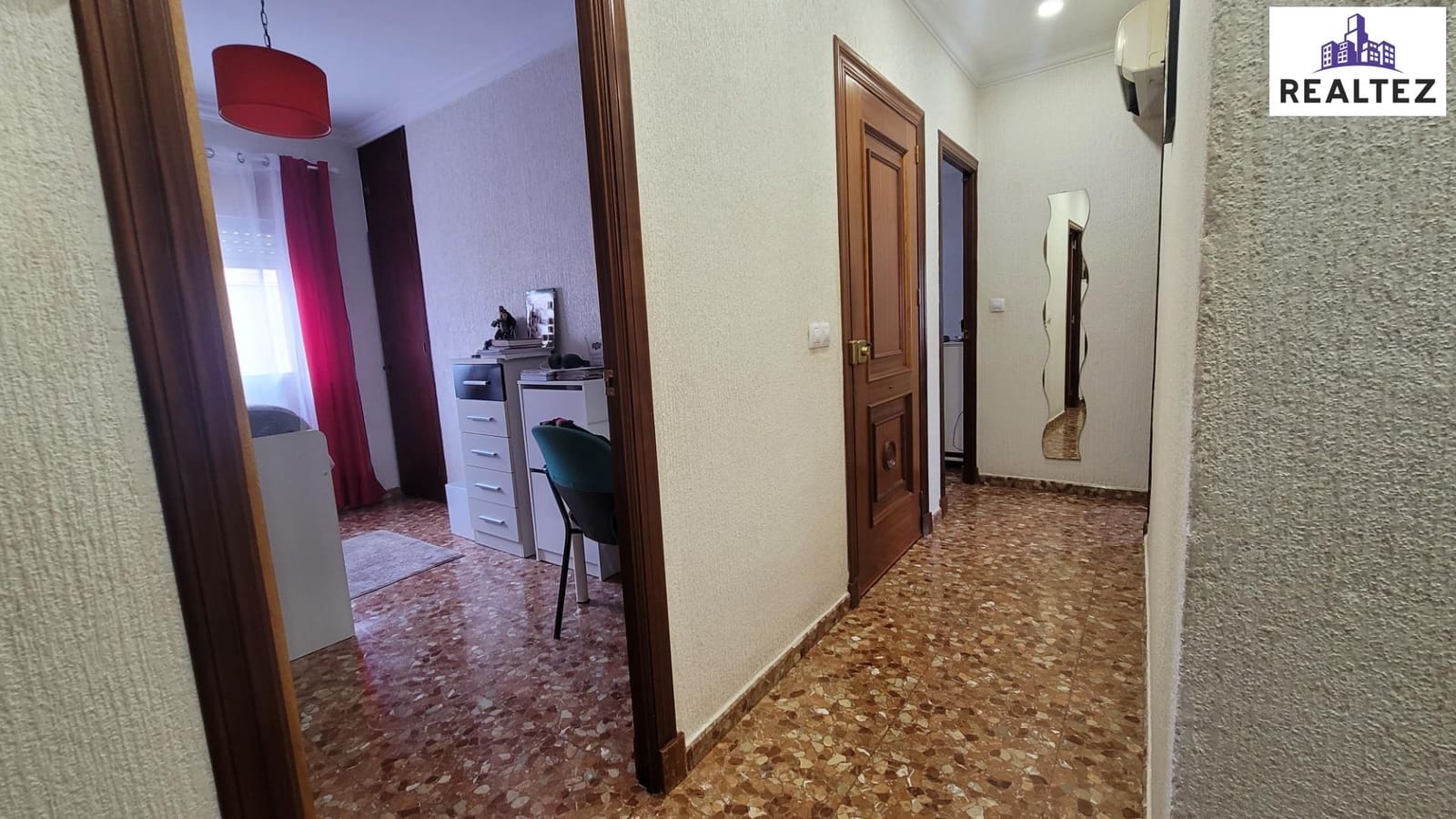 4 slaapkamer Appartement te koop in Jerez de la Frontera - € 165.000 (Ref: 9338675)