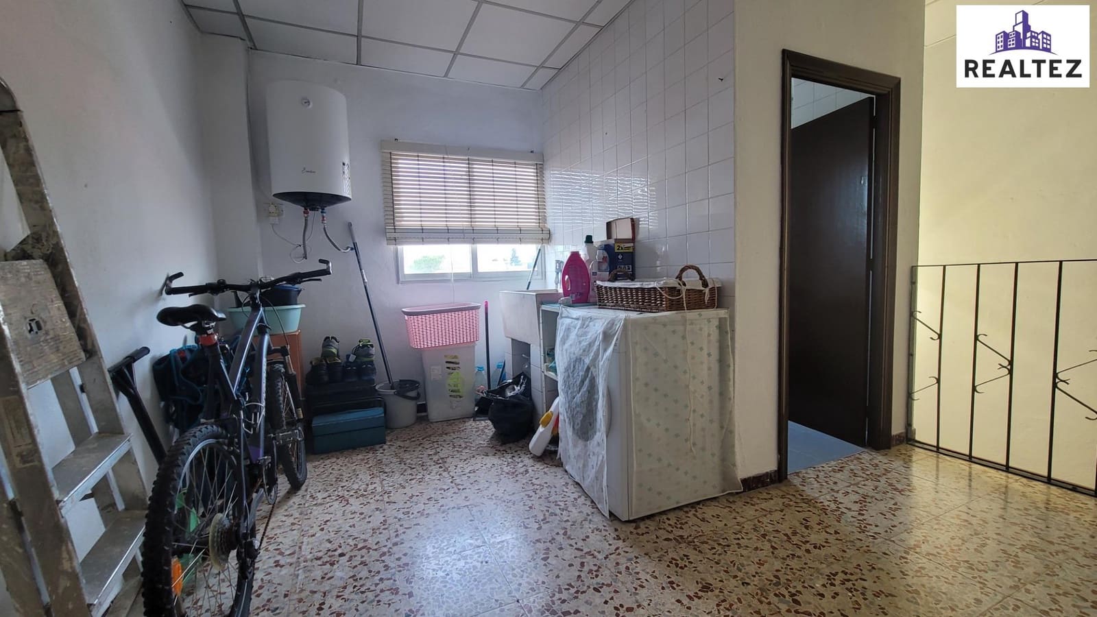 4 slaapkamer Appartement te koop in Jerez de la Frontera - € 165.000 (Ref: 9338675)