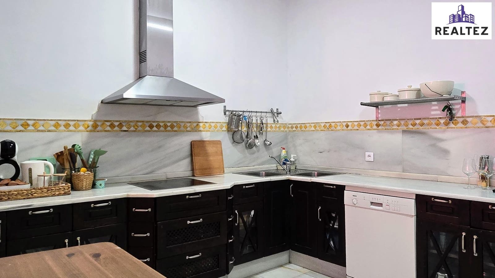 4 makuuhuone Omakotitalo myytävänä paikassa Jerez de la Frontera mukana 
autotalli - 649 900 € (Ref: 9338699)