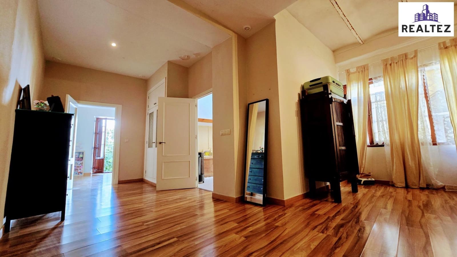 4 makuuhuone Omakotitalo myytävänä paikassa Jerez de la Frontera mukana 
autotalli - 649 900 € (Ref: 9338699)