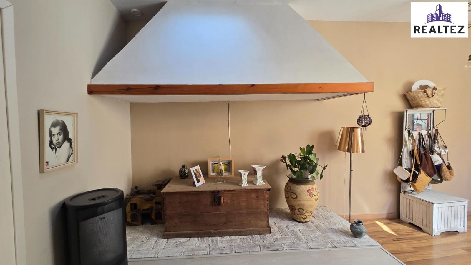 4 makuuhuone Omakotitalo myytävänä paikassa Jerez de la Frontera mukana 
autotalli - 649 900 € (Ref: 9338699)