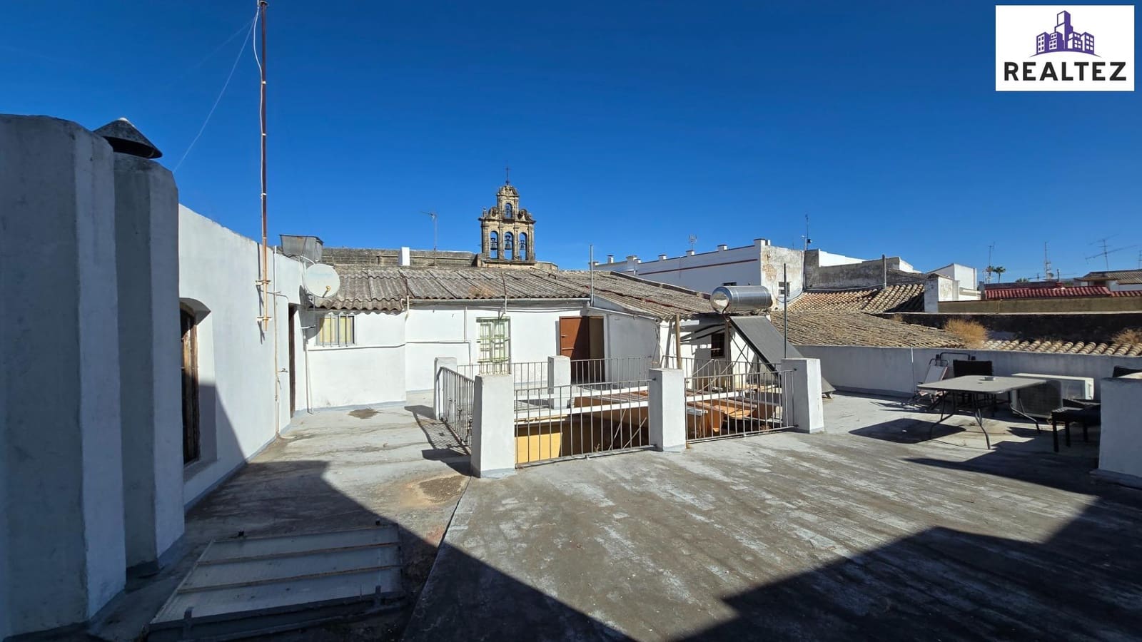 4 makuuhuone Omakotitalo myytävänä paikassa Jerez de la Frontera mukana 
autotalli - 649 900 € (Ref: 9338699)