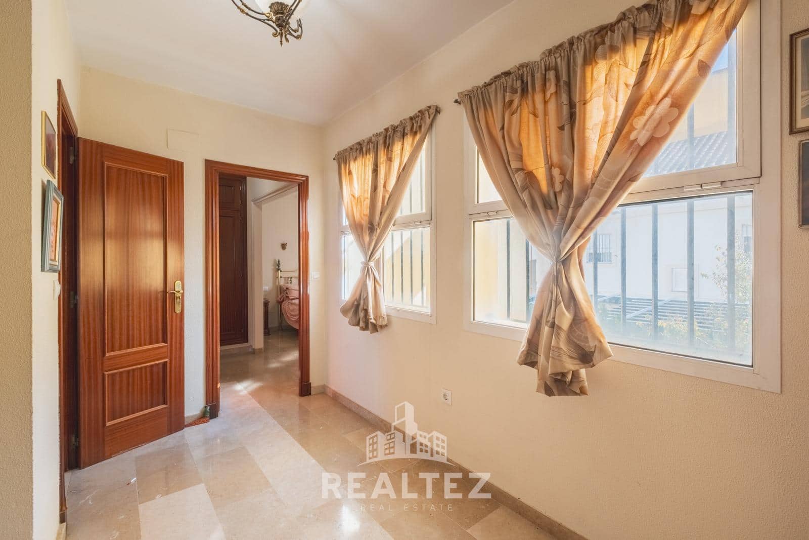 4 makuuhuone Rivitalo myytävänä paikassa Jerez de la Frontera mukana 
autotalli - 360 000 € (Ref: 9419885)