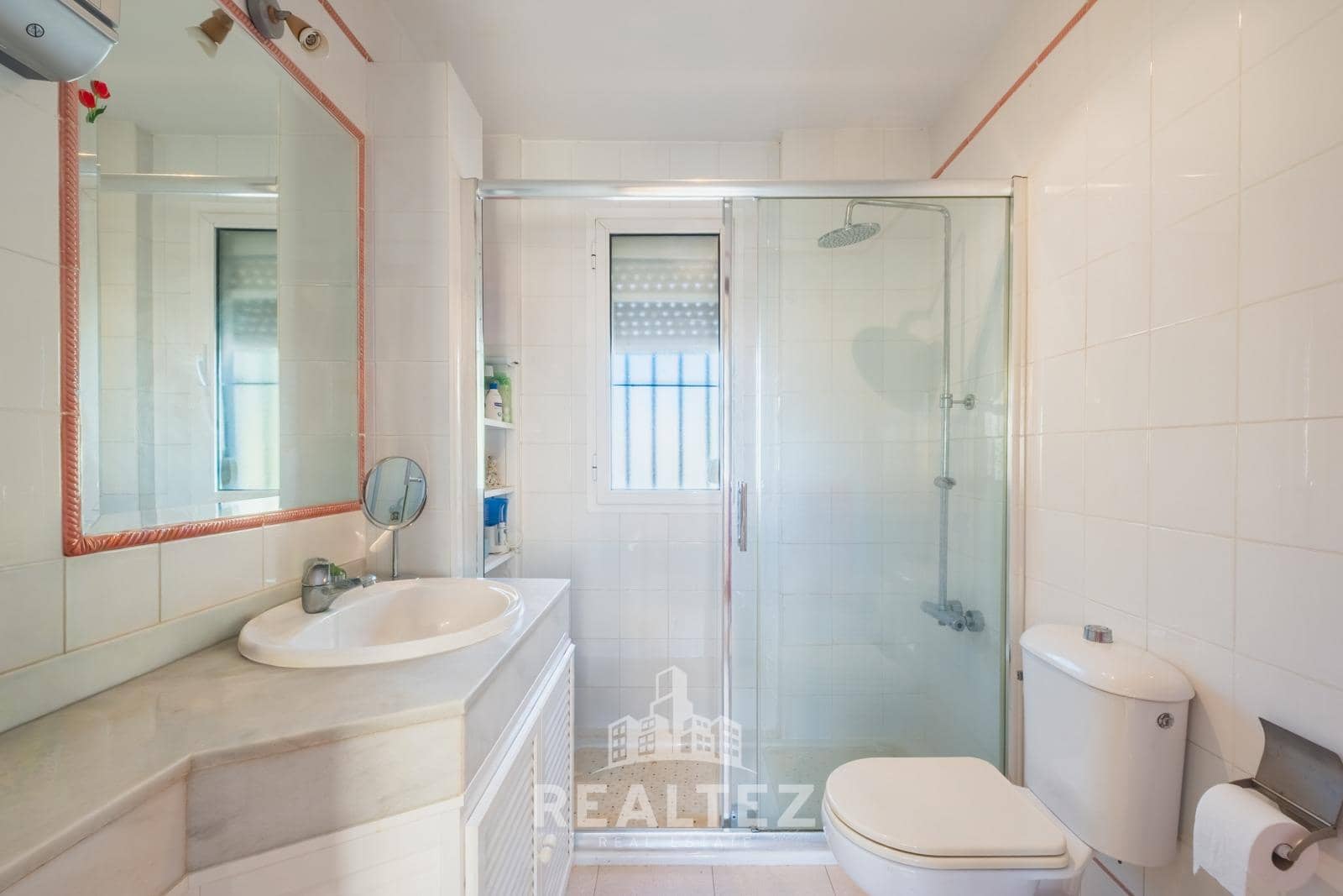 4 makuuhuone Rivitalo myytävänä paikassa Jerez de la Frontera mukana 
autotalli - 360 000 € (Ref: 9419885)