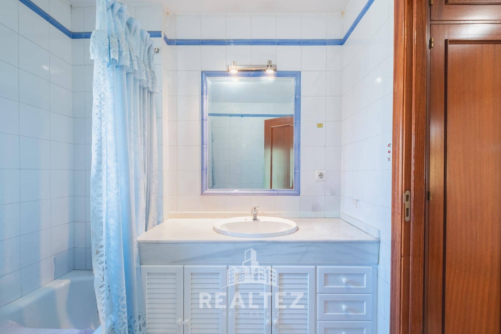 4 makuuhuone Rivitalo myytävänä paikassa Jerez de la Frontera mukana 
autotalli - 360 000 € (Ref: 9419885)