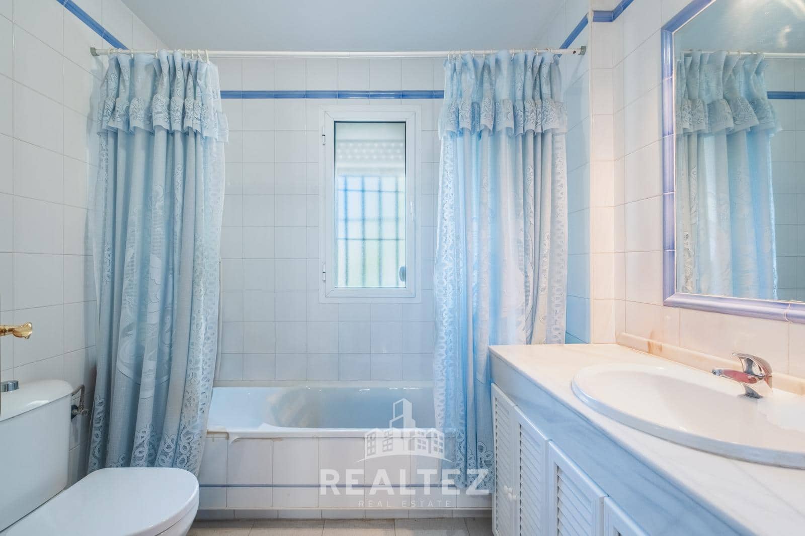 4 makuuhuone Rivitalo myytävänä paikassa Jerez de la Frontera mukana 
autotalli - 360 000 € (Ref: 9419885)