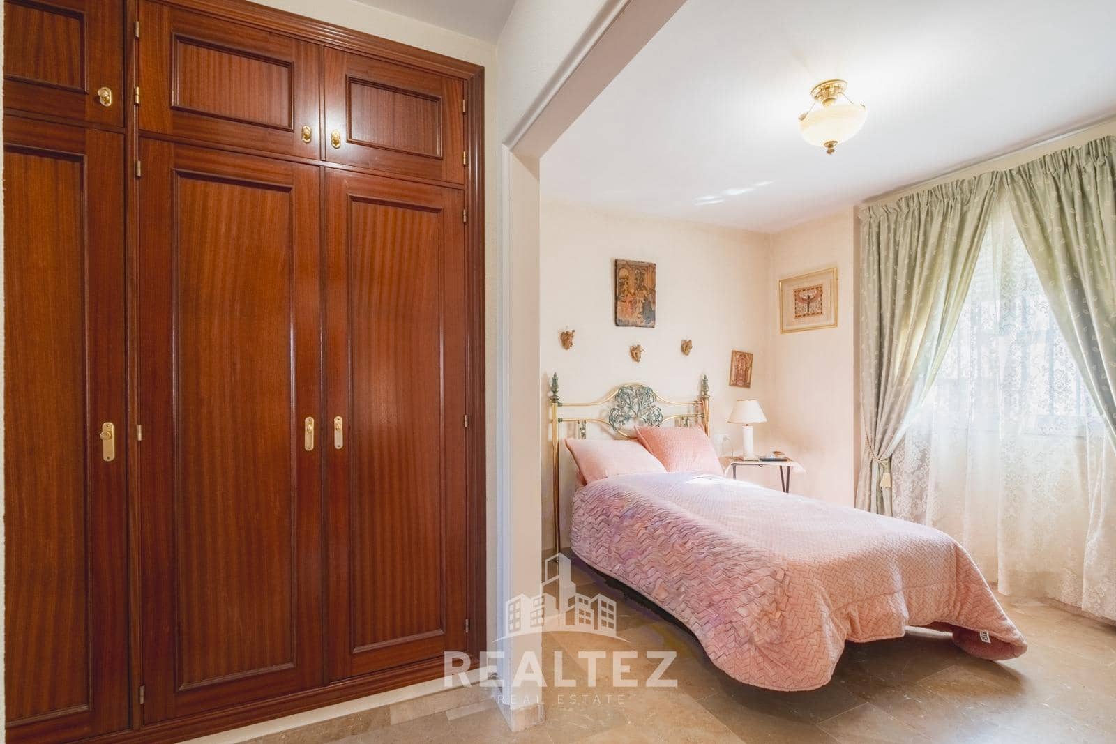 4 makuuhuone Rivitalo myytävänä paikassa Jerez de la Frontera mukana 
autotalli - 360 000 € (Ref: 9419885)