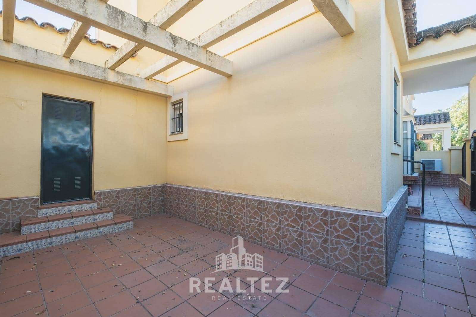 4 makuuhuone Rivitalo myytävänä paikassa Jerez de la Frontera mukana 
autotalli - 360 000 € (Ref: 9419885)