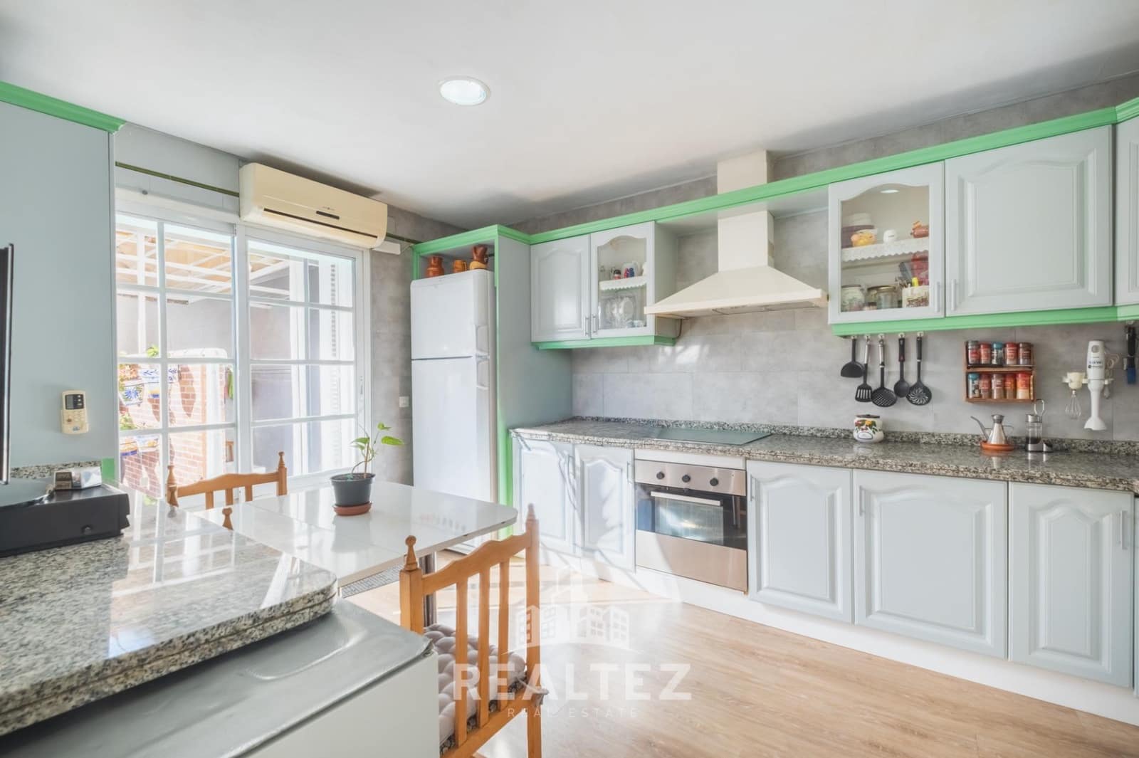 4 chambre Villa/Maison Mitoyenne à vendre à Jerez de la Frontera avec piscine - 349 900 € (Ref: 9437538)