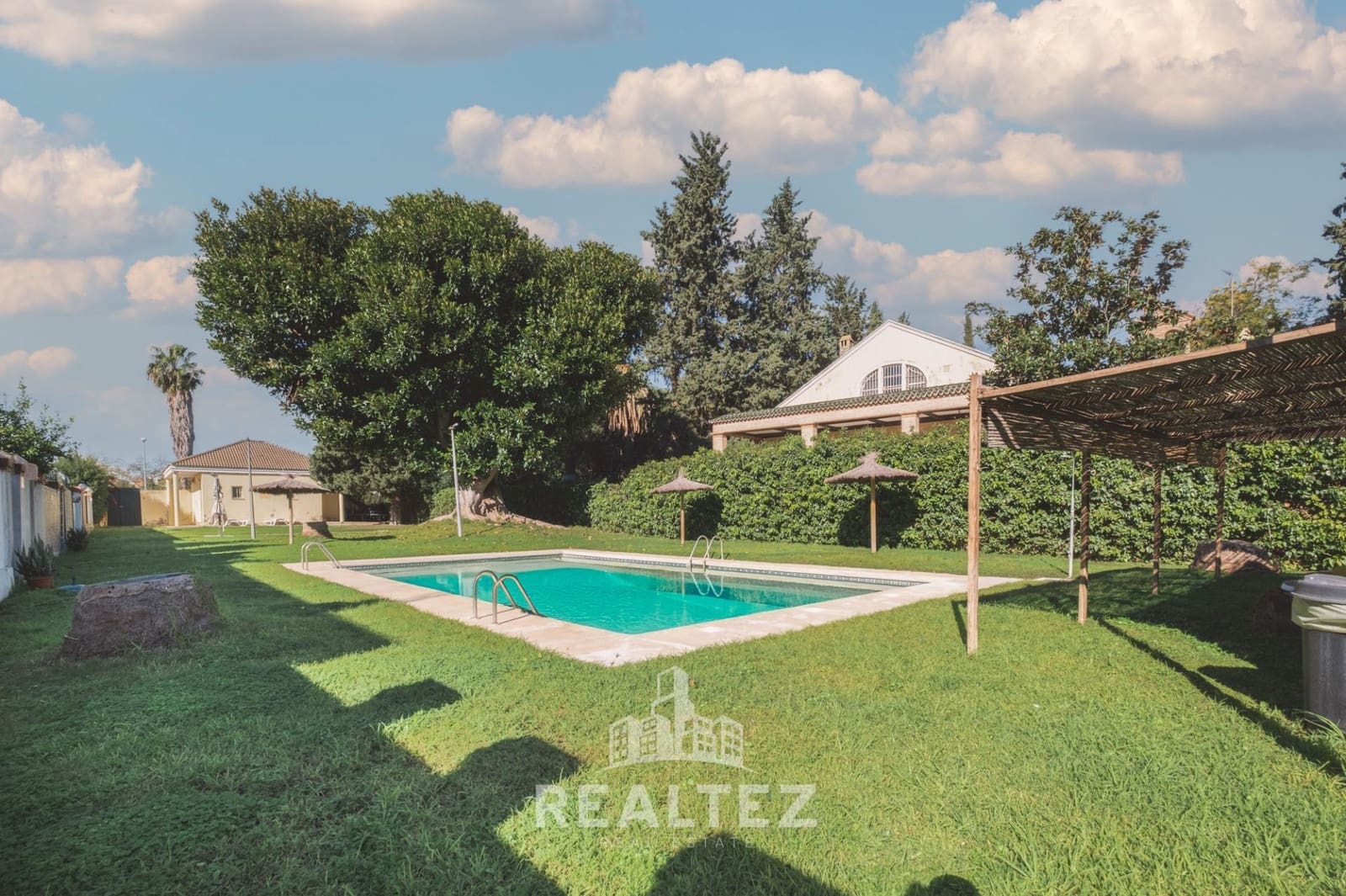 4 chambre Villa/Maison Mitoyenne à vendre à Jerez de la Frontera avec piscine - 349 900 € (Ref: 9437538)