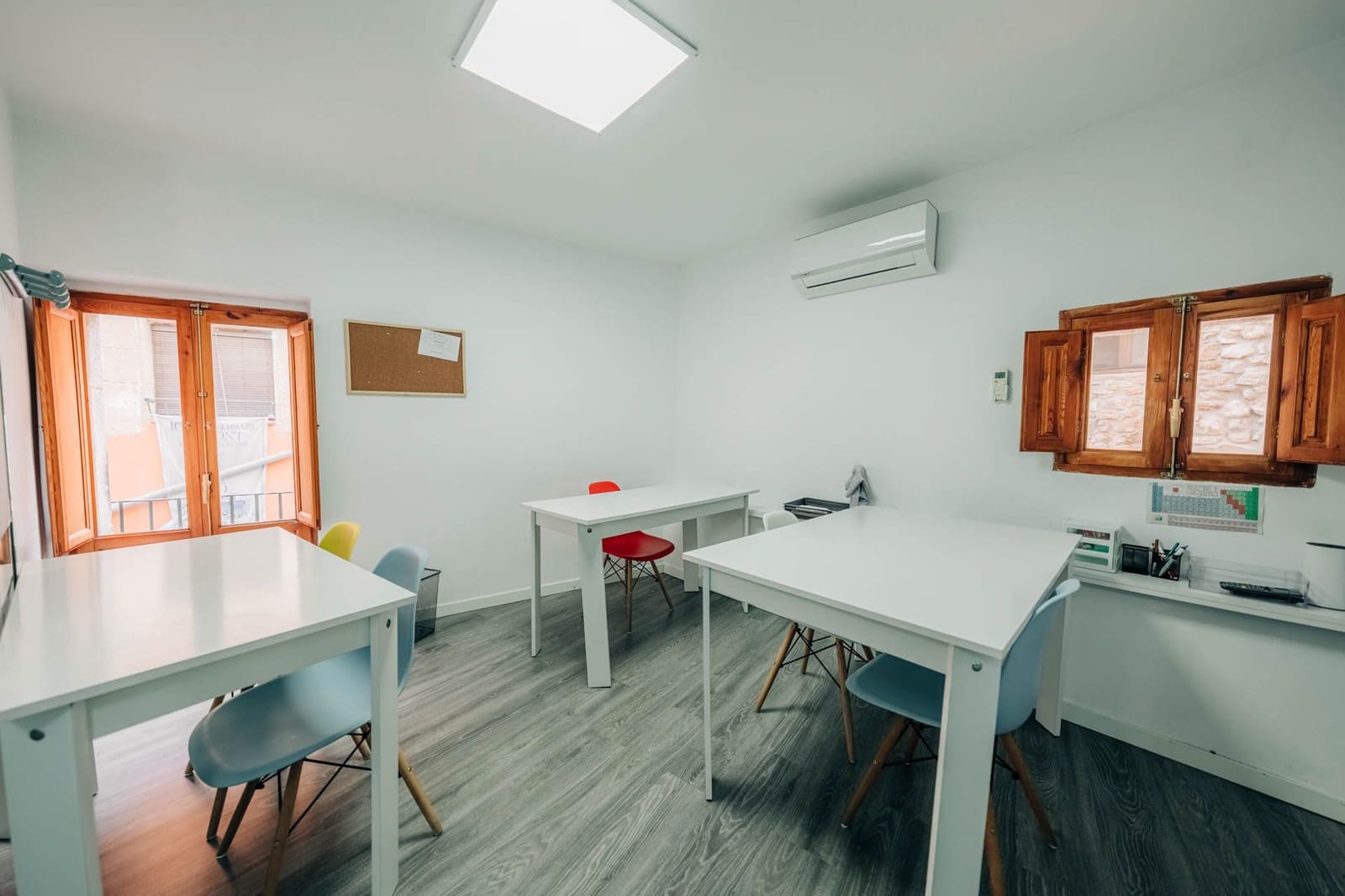 Kantoor te huur in Cabanes - € 400 (Ref: 9410100)