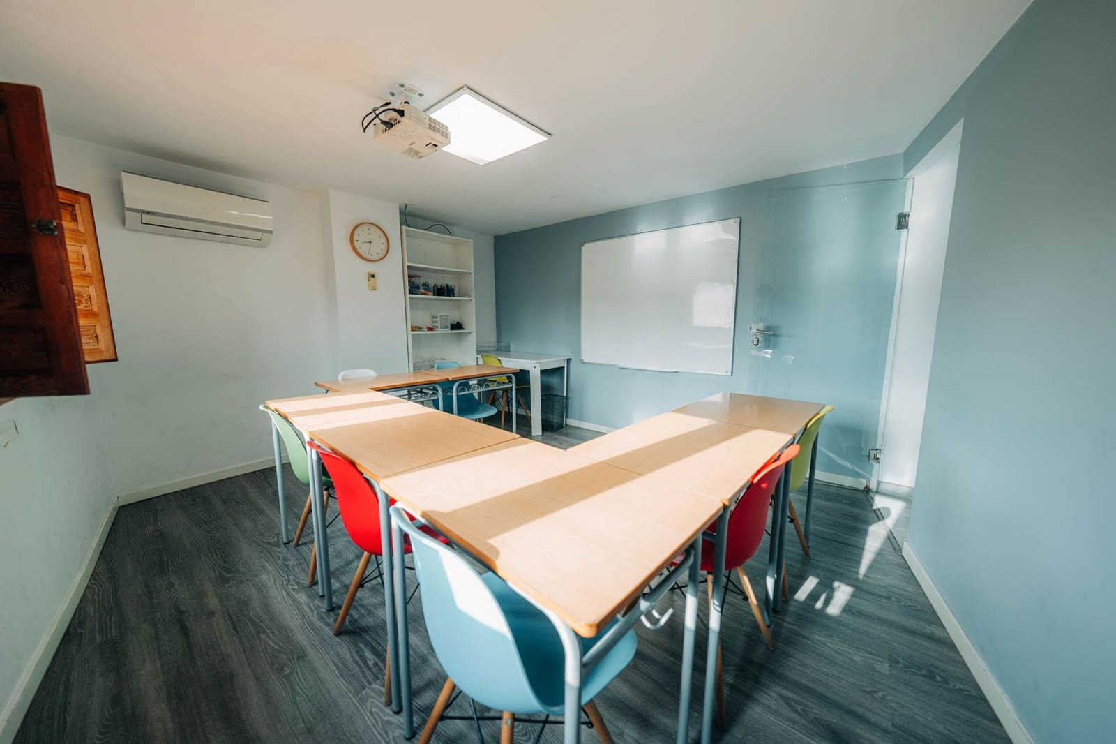 Kantoor te huur in Cabanes - € 400 (Ref: 9410100)