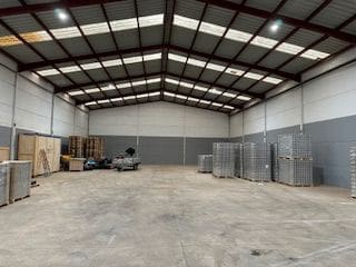 Commercieel te huur in Cabanes - € 850 (Ref: 9410110)