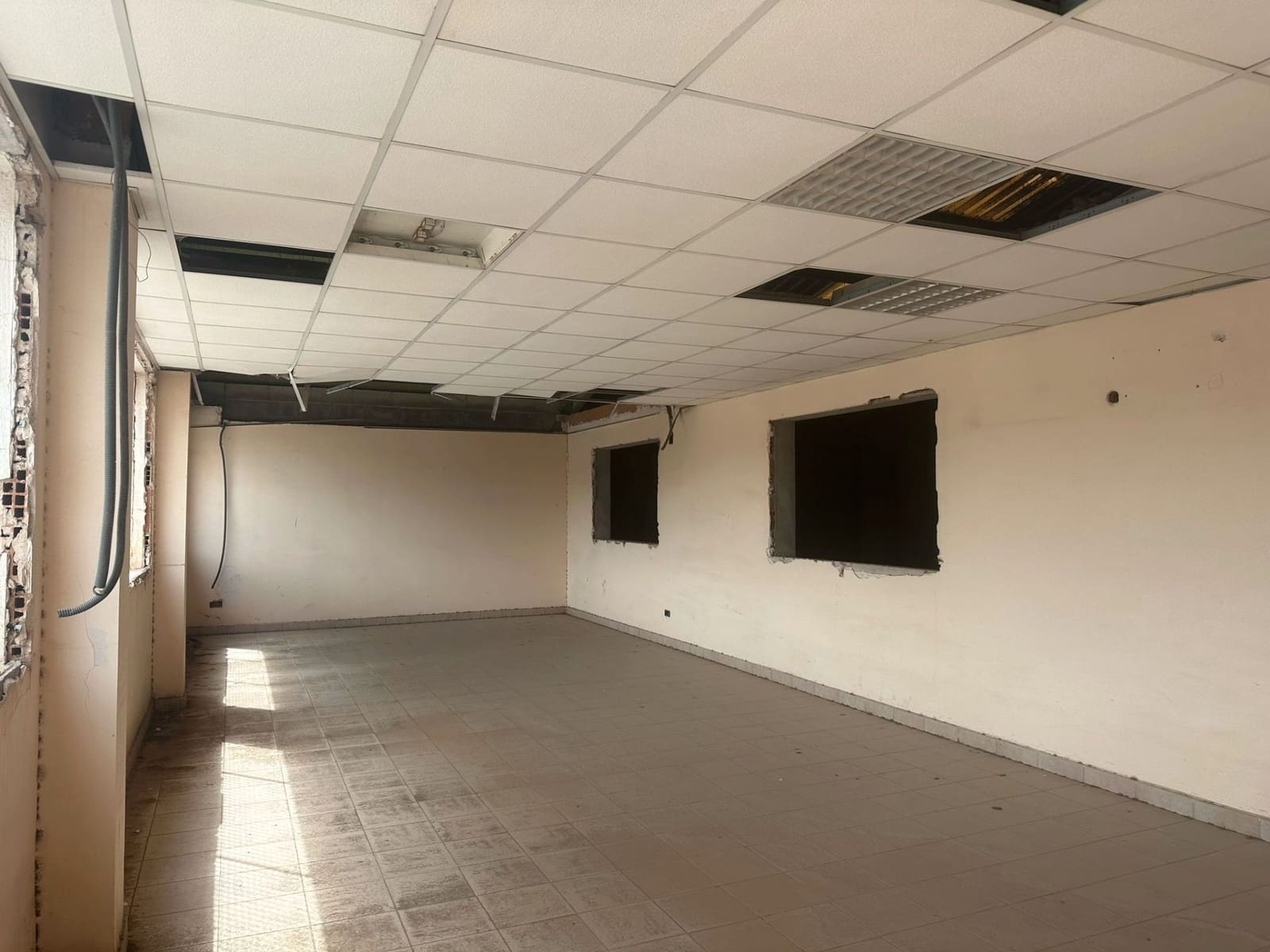 Kommersiell till salu i Cabanes - 199 999 € (Ref: 9410115)