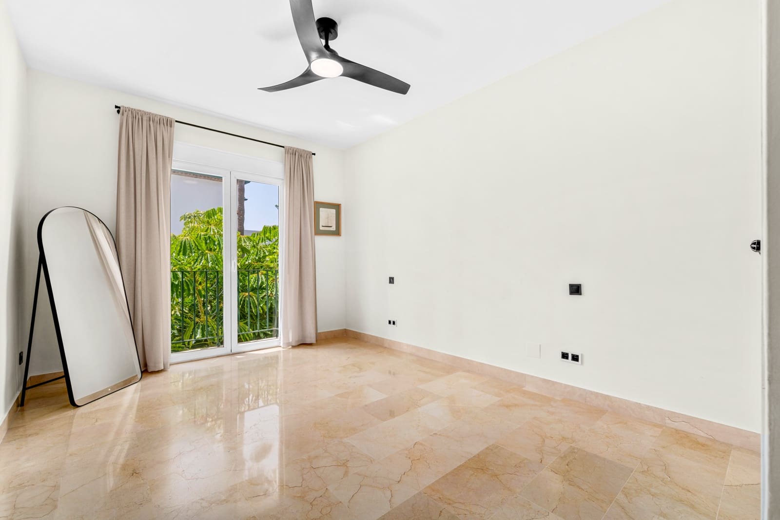 3 Zimmer Apartment zu verkaufen in New Golden Mile mit Pool Garage - 698.000 € (Ref: 10024675)
