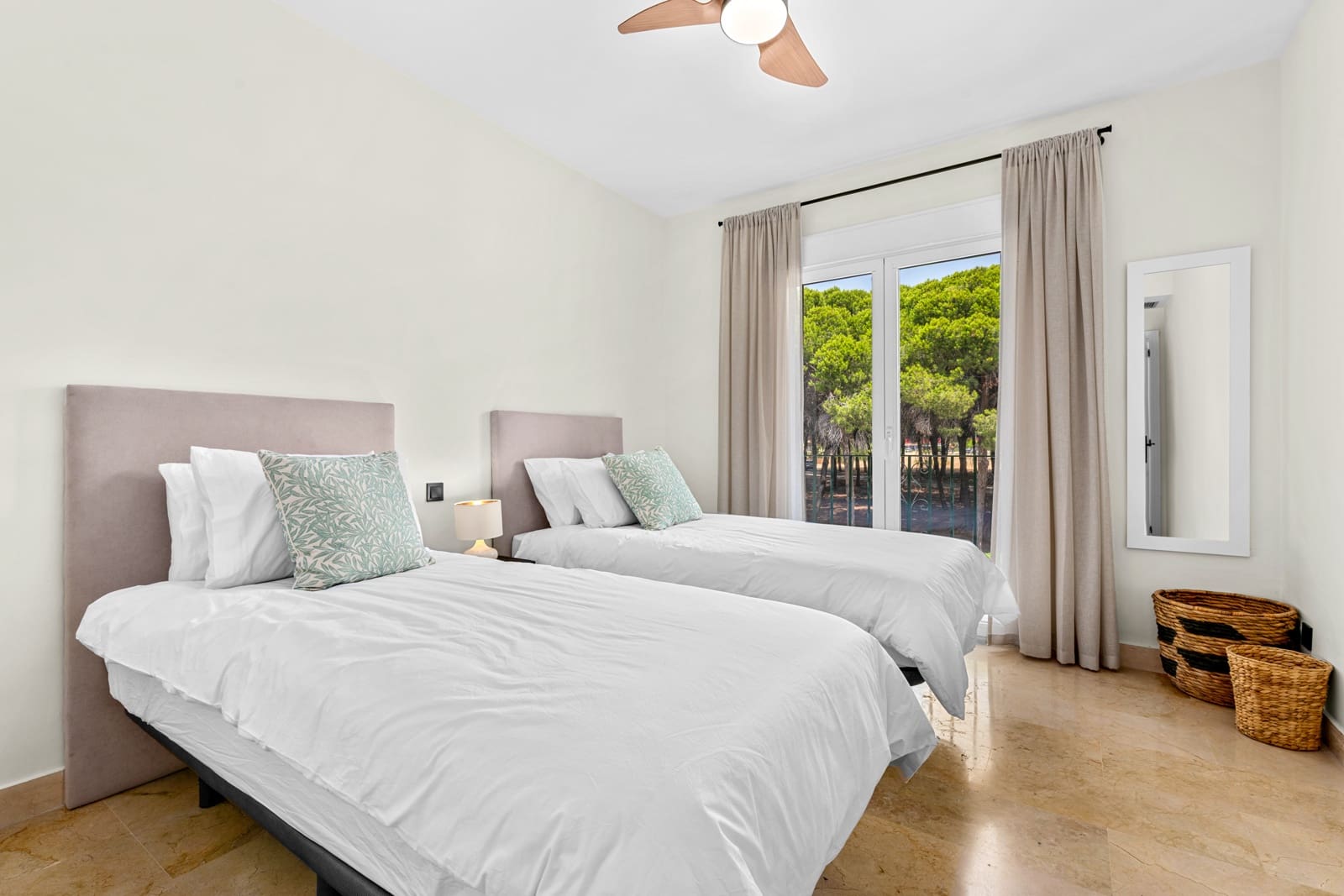 3 Zimmer Apartment zu verkaufen in New Golden Mile mit Pool Garage - 698.000 € (Ref: 10024675)