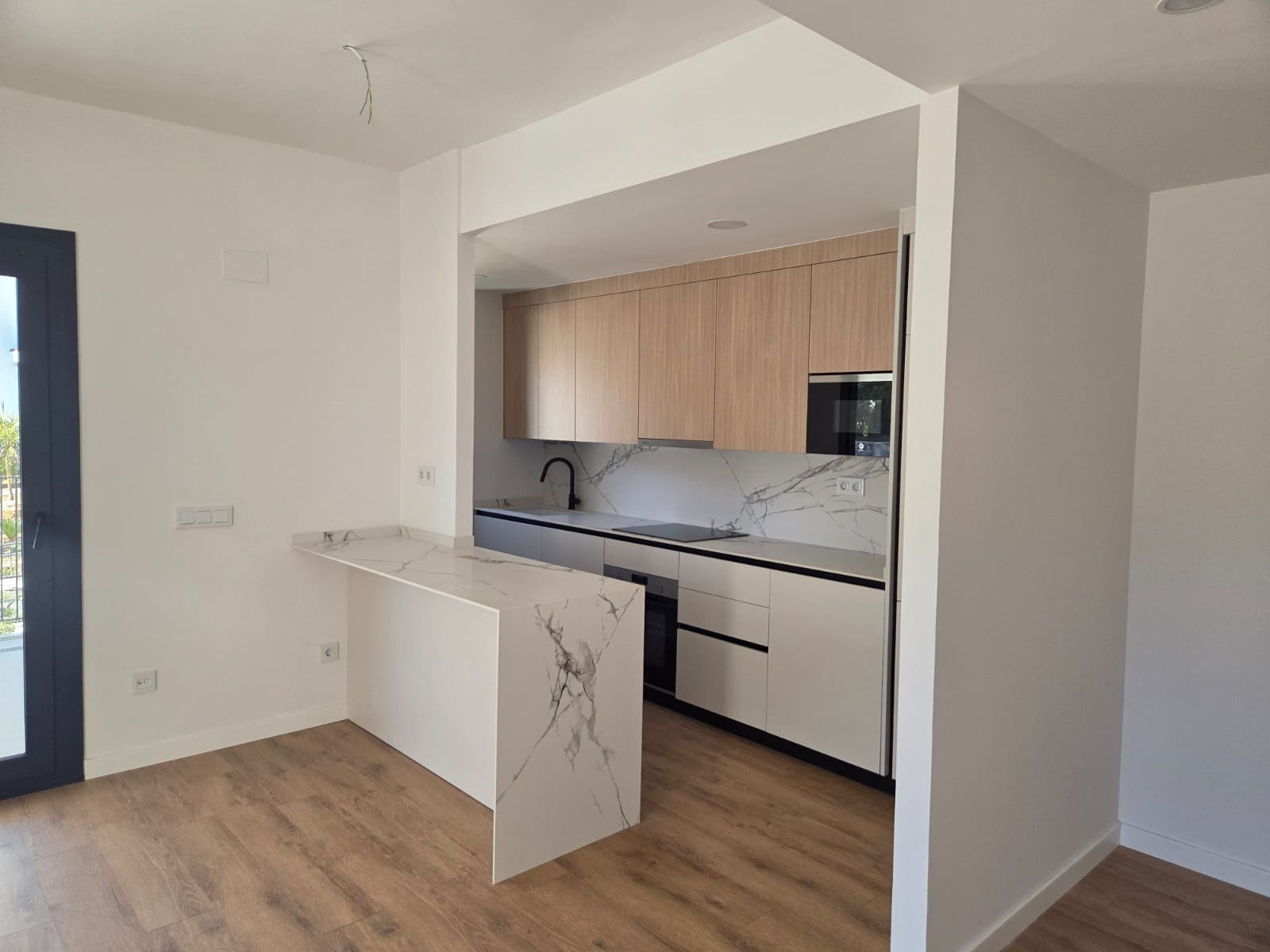 3 slaapkamer Appartement te koop in Estepona met zwembad garage - € 675.000 (Ref: 10024677)