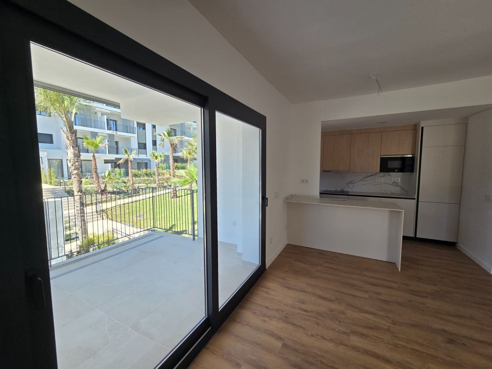 3 slaapkamer Appartement te koop in Estepona met zwembad garage - € 675.000 (Ref: 10024677)