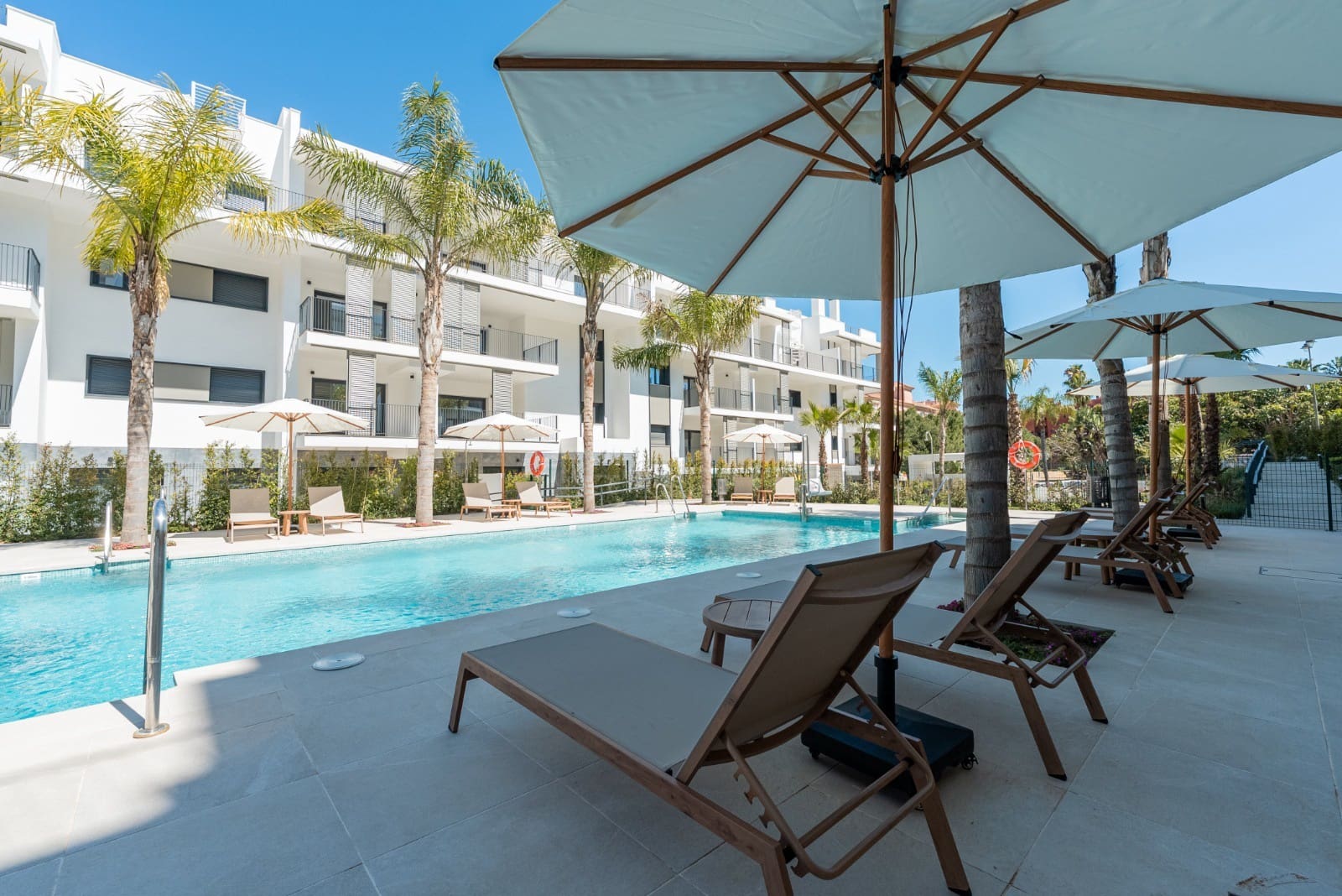 3 slaapkamer Appartement te koop in Estepona met zwembad garage - € 675.000 (Ref: 10024677)