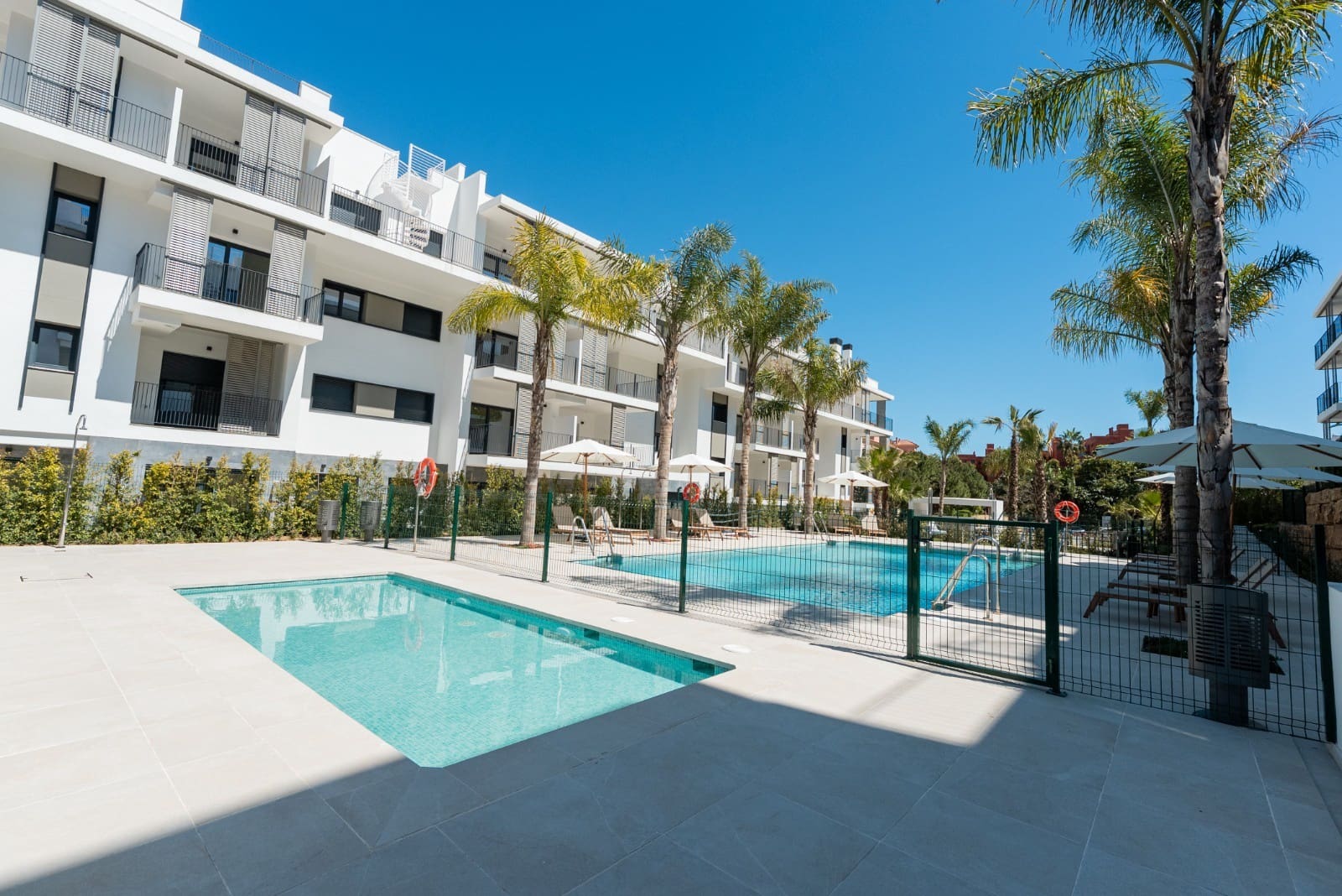 3 slaapkamer Appartement te koop in Estepona met zwembad garage - € 675.000 (Ref: 10024677)