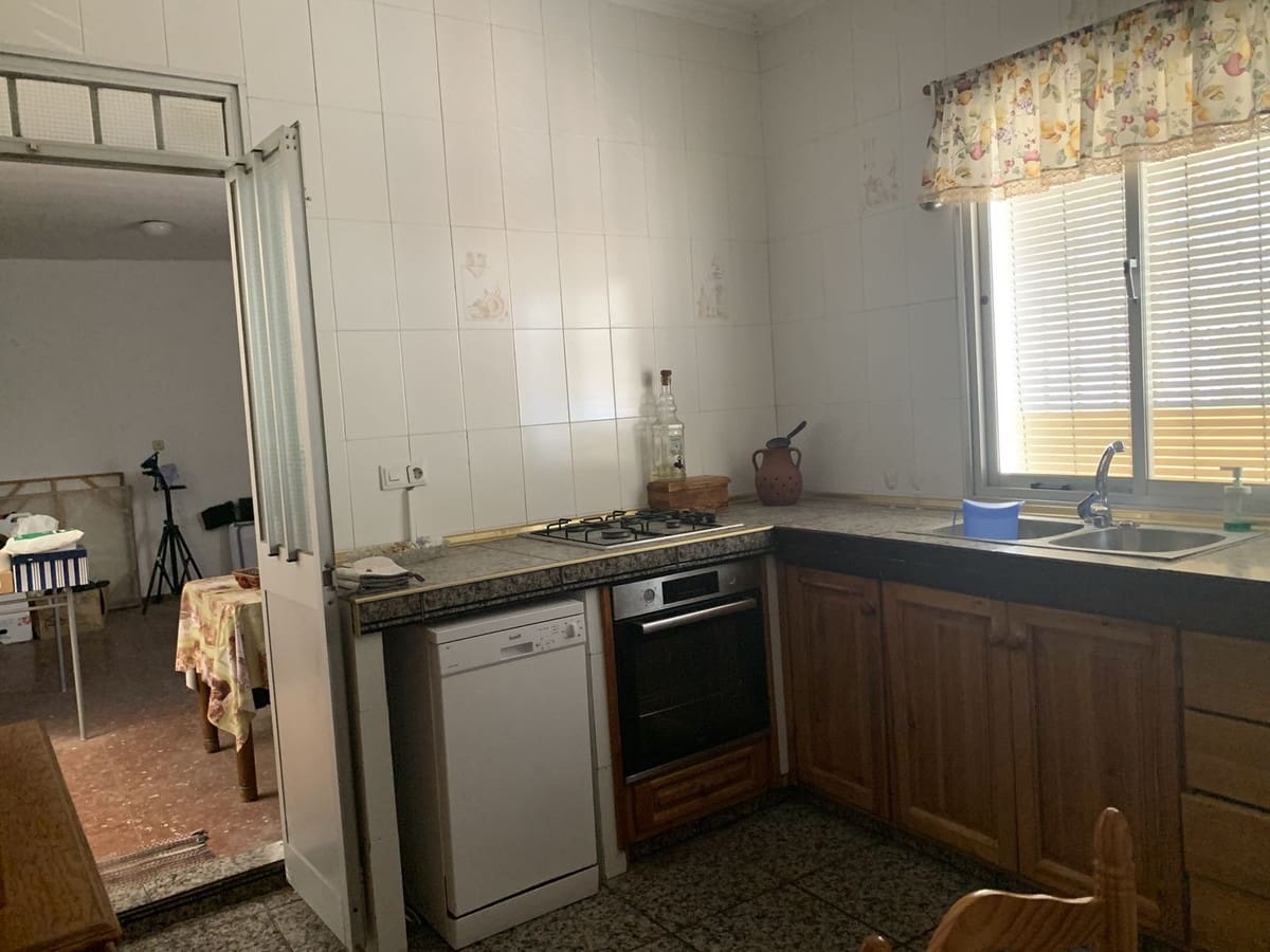 4 sovrum Hus till salu i Estepona med garage - 799 000 € (Ref: 9297536)