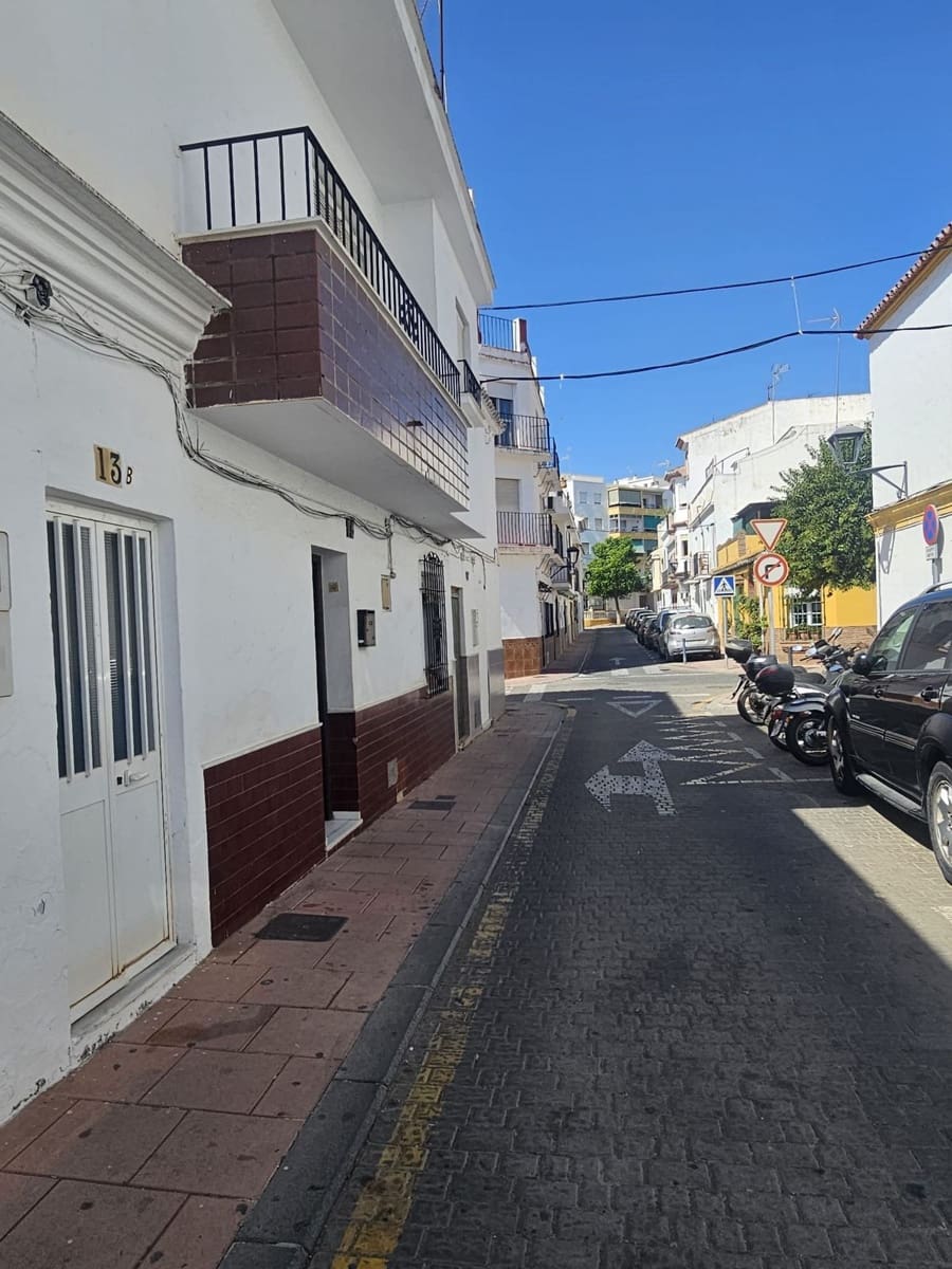 4 sovrum Hus till salu i Estepona med garage - 799 000 € (Ref: 9297536)