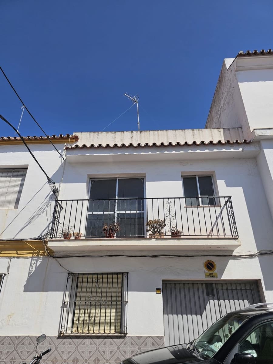 4 sovrum Hus till salu i Estepona med garage - 799 000 € (Ref: 9297536)