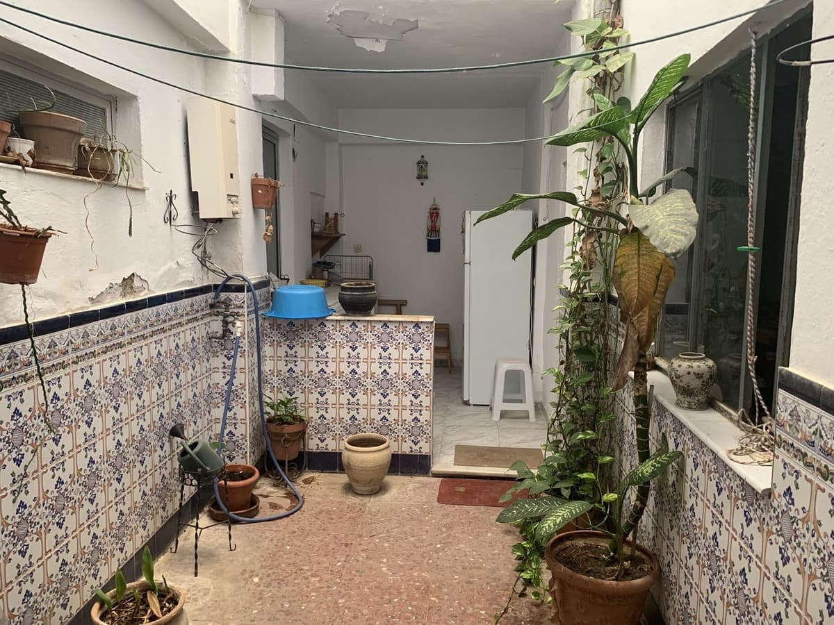 4 sovrum Hus till salu i Estepona med garage - 799 000 € (Ref: 9297536)