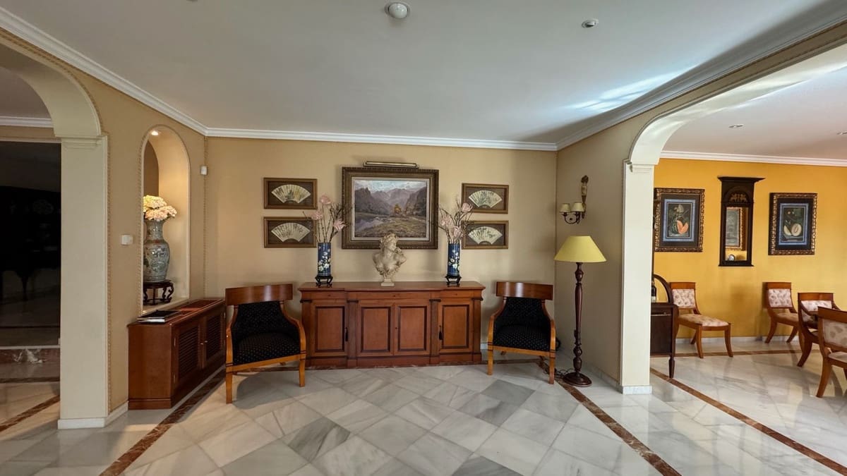 5 sypialnia Willa na sprzedaż w Estepona z basenem garażem - 4 200 000 € (Ref: 9297537)