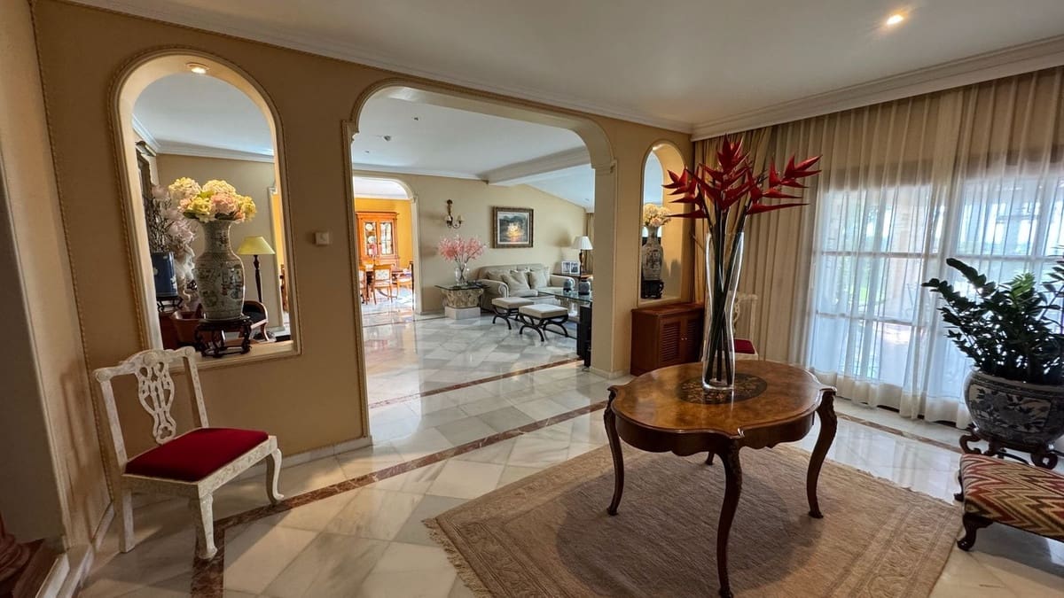 5 sypialnia Willa na sprzedaż w Estepona z basenem garażem - 4 200 000 € (Ref: 9297537)