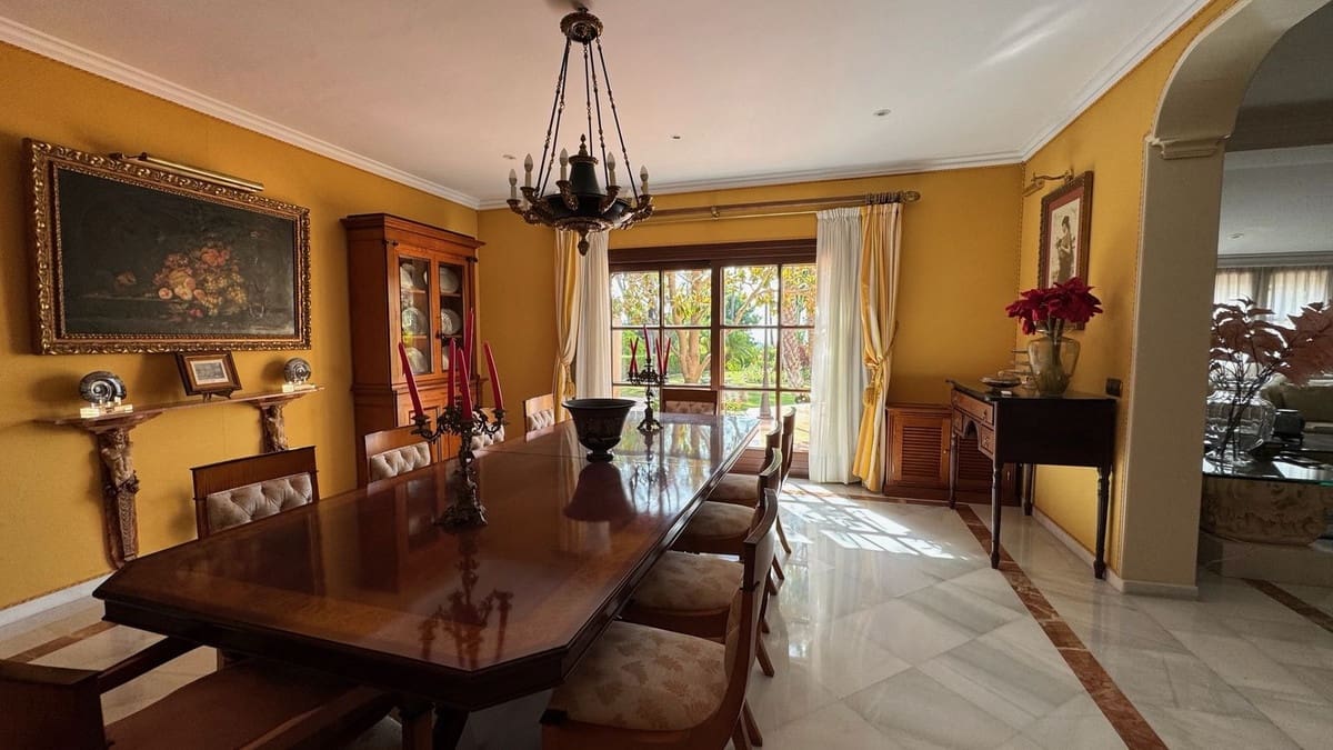 5 sypialnia Willa na sprzedaż w Estepona z basenem garażem - 4 200 000 € (Ref: 9297537)