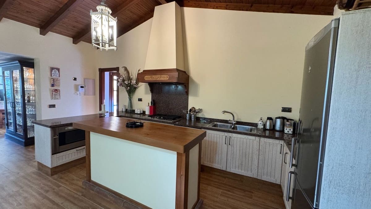 5 sypialnia Willa na sprzedaż w Estepona z basenem garażem - 4 200 000 € (Ref: 9297537)