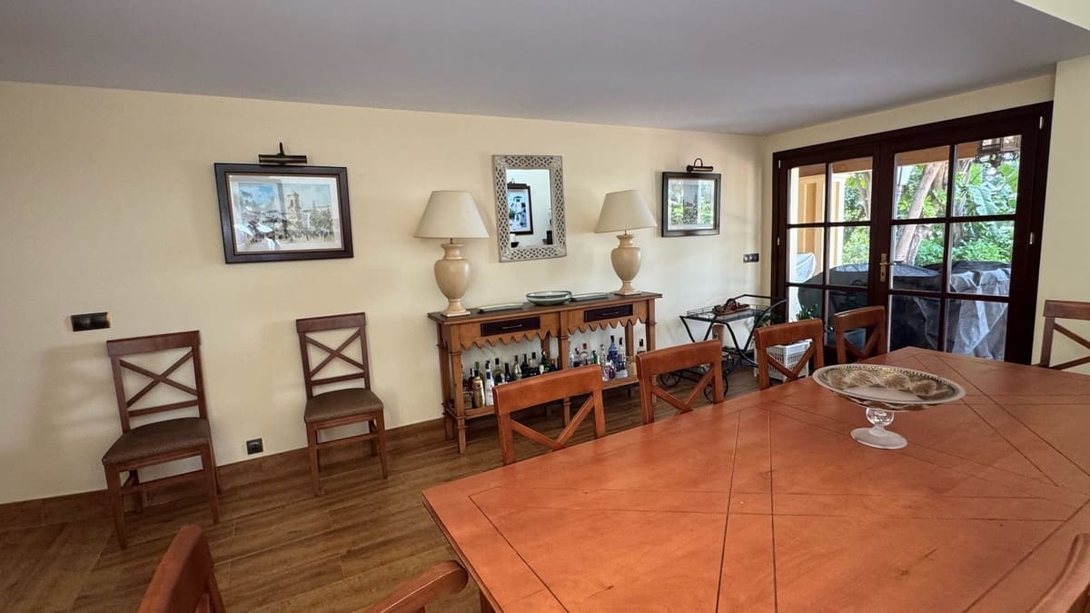 5 sypialnia Willa na sprzedaż w Estepona z basenem garażem - 4 200 000 € (Ref: 9297537)