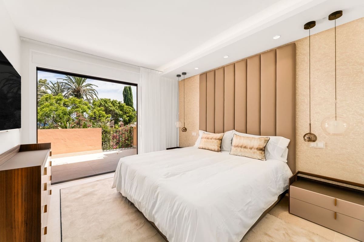 4 slaapkamer Huis te koop in New Golden Mile met zwembad - € 2.599.500 (Ref: 9297539)