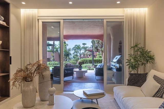 3 quarto Apartamento para venda em Guadalmansa, Estepona com piscina garagem - 1 825 000 € (Ref: 9410209)