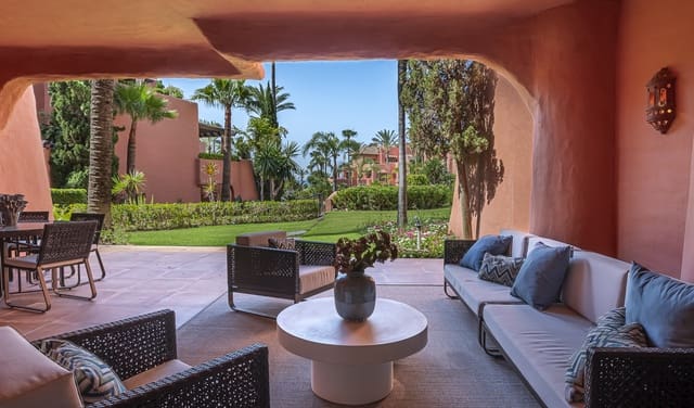 3 quarto Apartamento para venda em Guadalmansa, Estepona com piscina garagem - 1 825 000 € (Ref: 9410209)