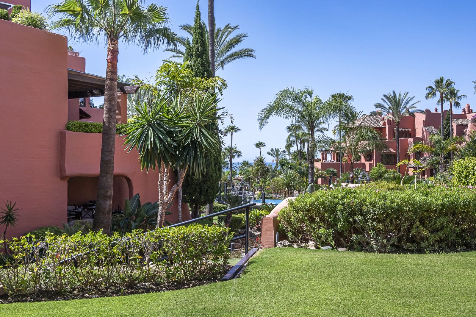 3 sypialnia Apartament na sprzedaż w New Golden Mile z basenem garażem - 1 825 000 € (Ref: 9410209)