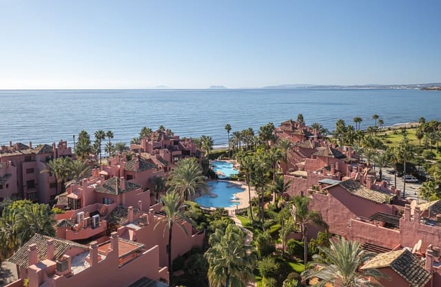 3 bedroom Apartment for sale in Guadalmansa, Estepona with pool garage - € 2,350,000 (Ref: 9410222)