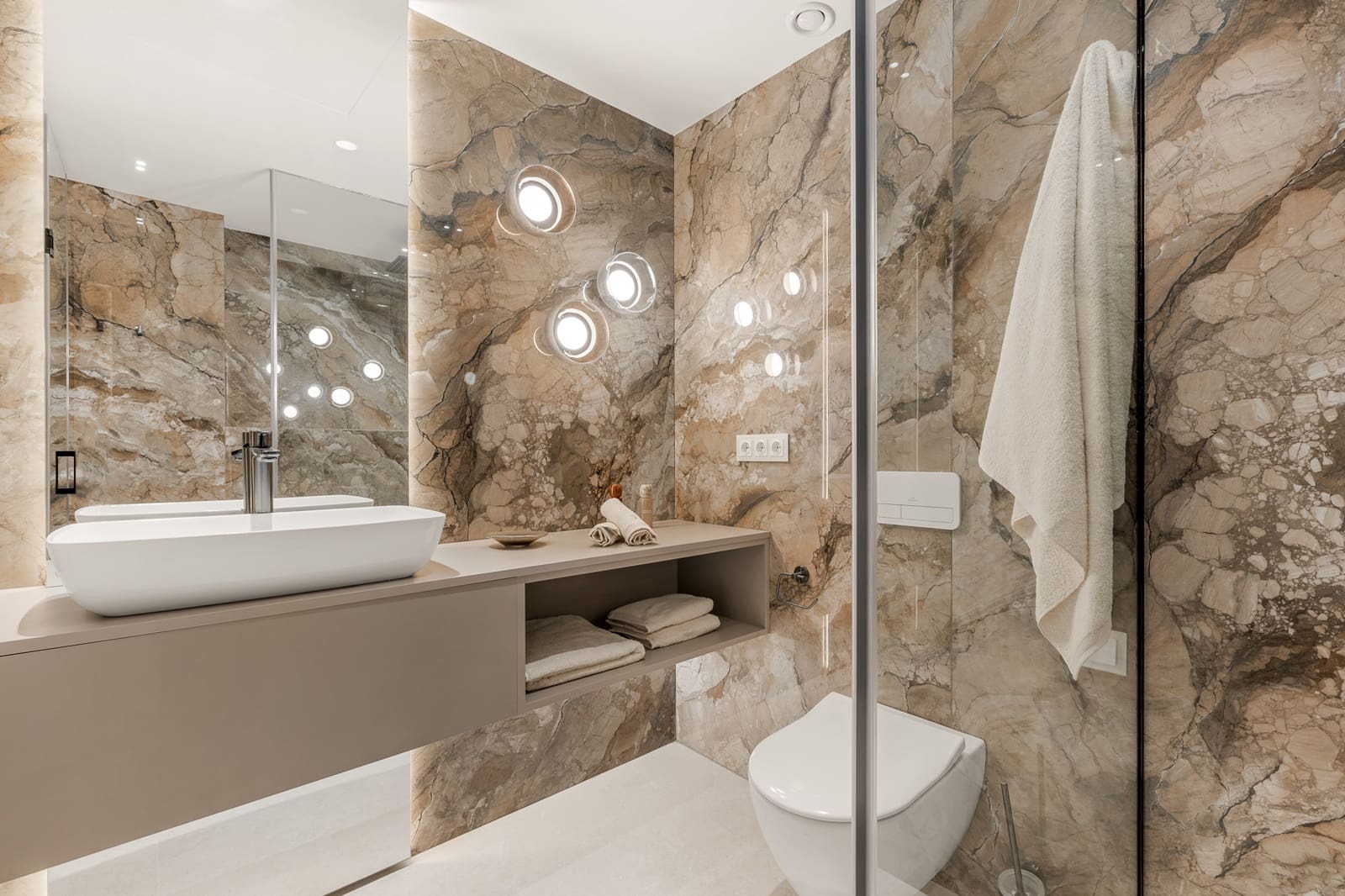 3 soverom Penthouse til salgs i Estepona med svømmebasseng garasje - € 2 995 000 (Ref: 9410288)