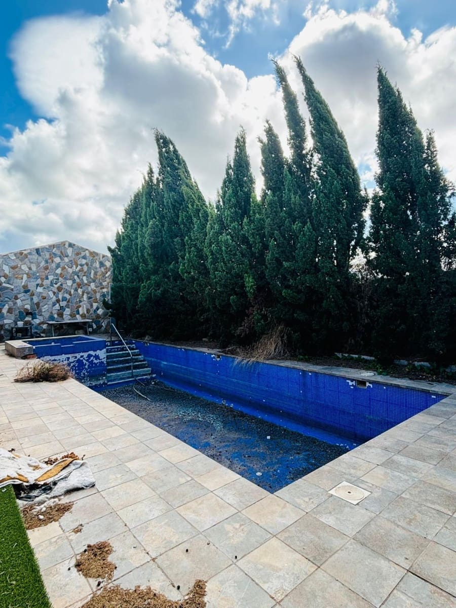 4 bedroom Finca/Country House for sale in Los Urrutias with pool - € 395,000 (Ref: 9401103)