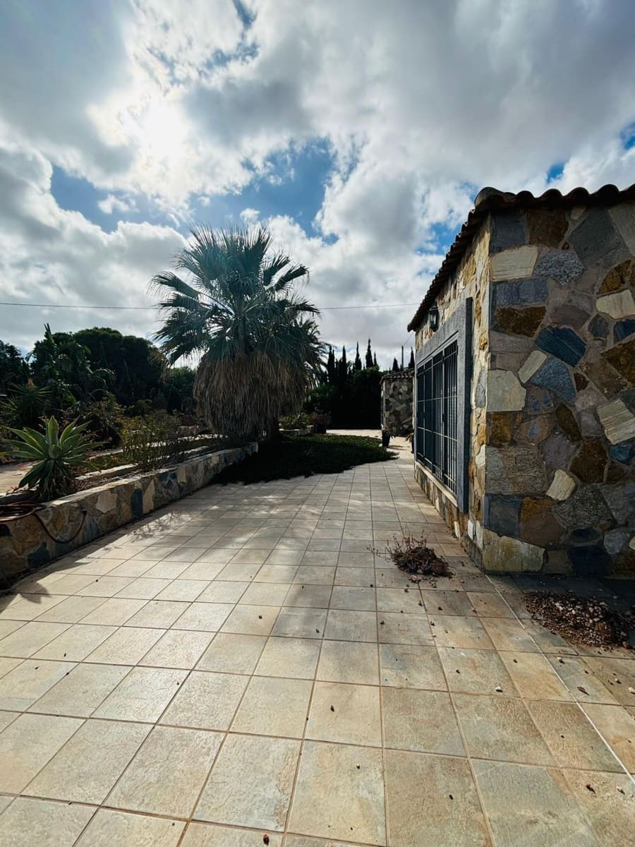 4 bedroom Finca/Country House for sale in Los Urrutias with pool - € 395,000 (Ref: 9401103)