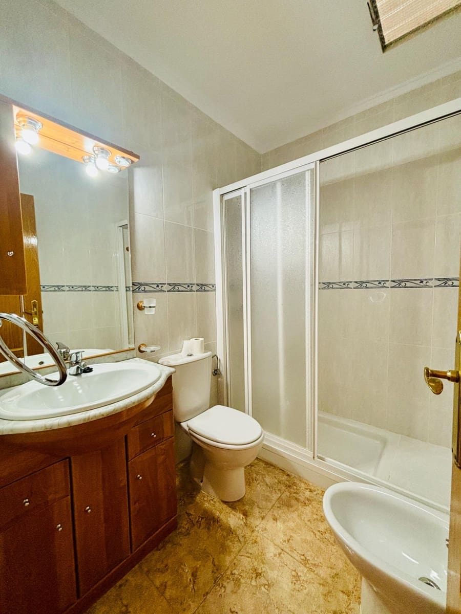 2 bedroom Apartment for rent in Los Alcazares - € 650 (Ref: 9403446)